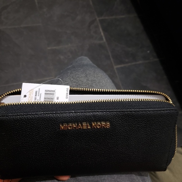 Michael Kors wallet - Picture 3 of 3